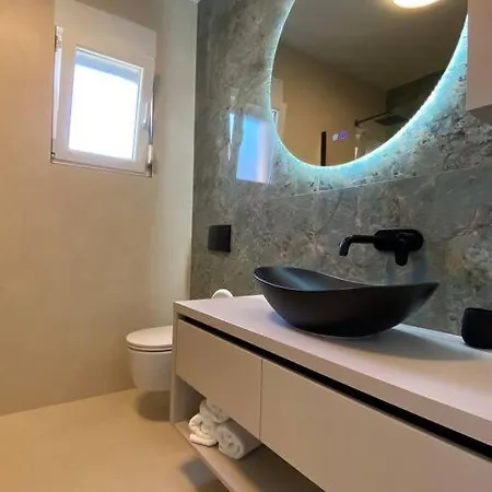 Luxury Apartment With Jacuzzi Podstrana Exterior photo