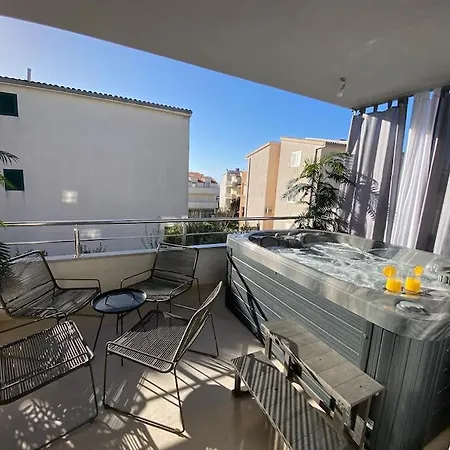 Luxury Apartment With Jacuzzi Podstrana Exterior photo