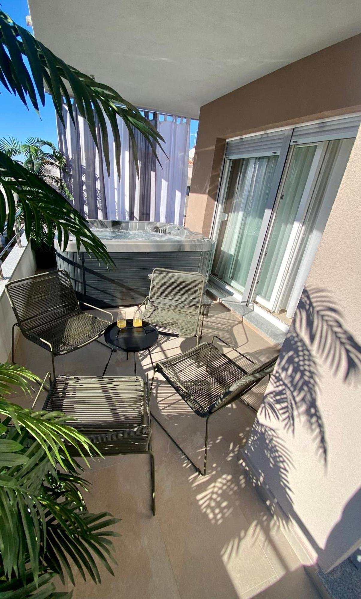 Luxury With Jacuzzi * Podstrana