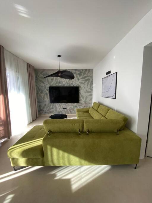 Luxury With Jacuzzi Apartment